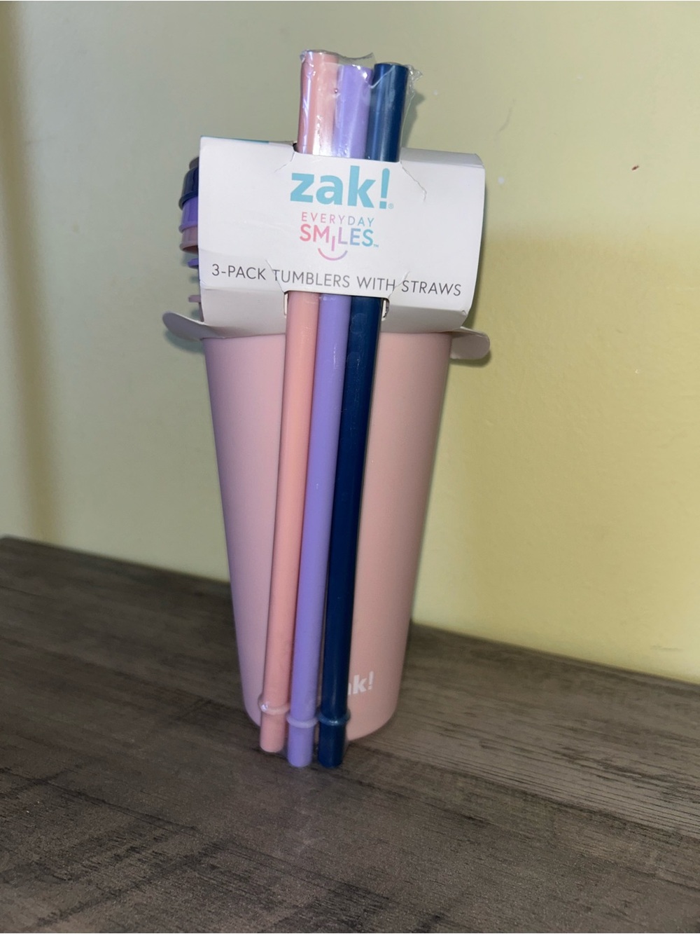 zak! Everyday Smiles Pink 3-Pack Tumbler Set with Pastel Straws